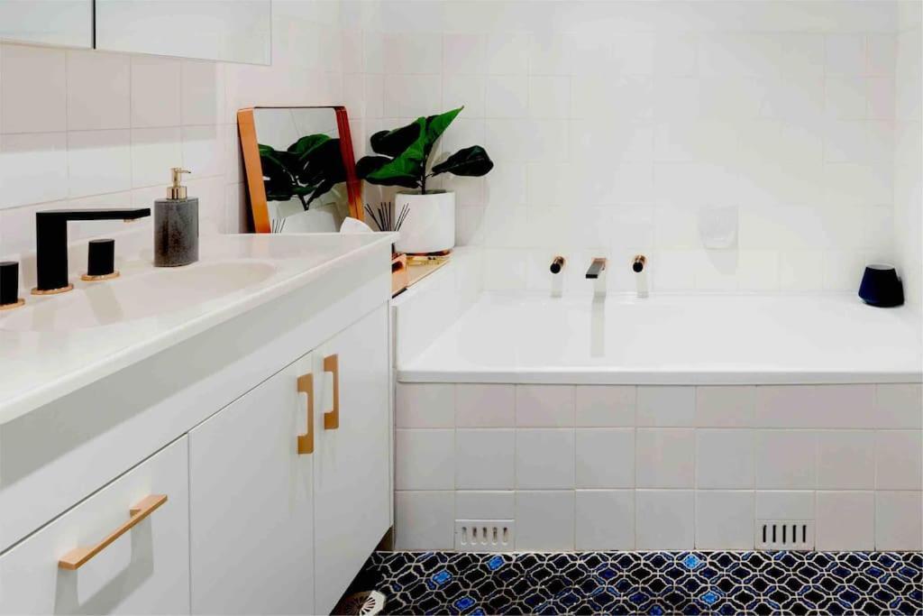 シドニーHarbourside Style, 2 Bed, A/C, Pool -Elizabeth Bayアパートメント エクステリア 写真