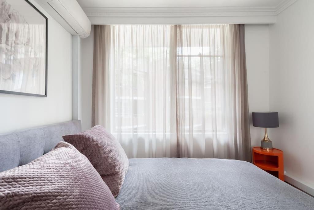 シドニーHarbourside Style, 2 Bed, A/C, Pool -Elizabeth Bayアパートメント エクステリア 写真