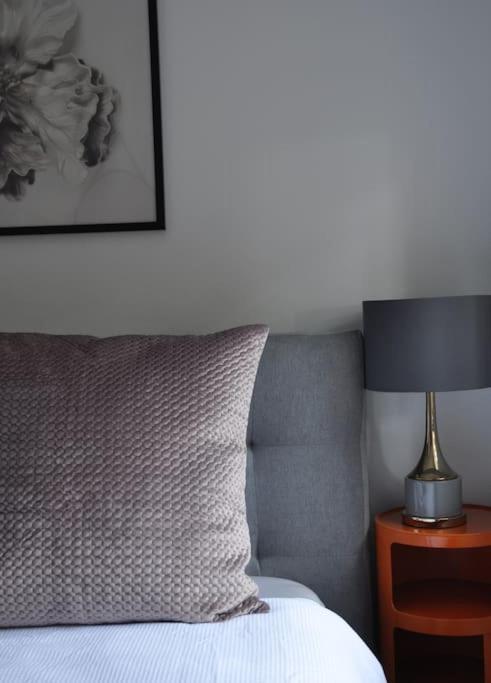 シドニーHarbourside Style, 2 Bed, A/C, Pool -Elizabeth Bayアパートメント エクステリア 写真