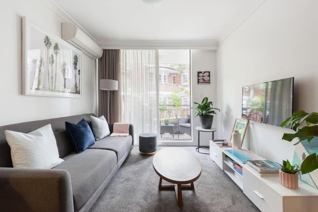 シドニーHarbourside Style, 2 Bed, A/C, Pool -Elizabeth Bayアパートメント エクステリア 写真